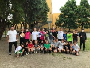 Gruppo ragazzi e ragazze vortex